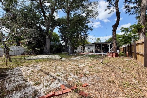 House in Saint Petersburg, Florida 2 bedrooms, 90.3 sq.m. № 2393675 - photo 28