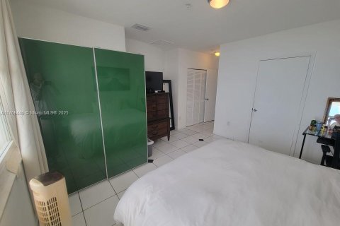Condo in Miami Beach, Florida, 2 bedrooms  № 2016242 - photo 18