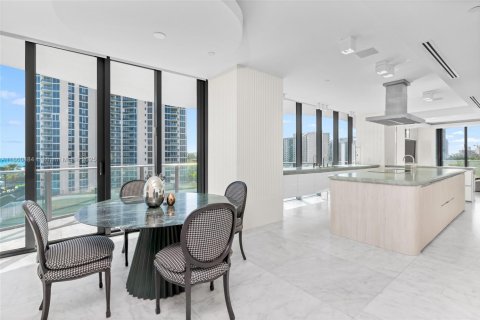 Condo in Sunny Isles Beach, Florida, 4 bedrooms  № 1889695 - photo 14