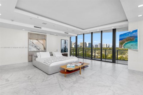 Condo in Sunny Isles Beach, Florida, 4 bedrooms  № 1889695 - photo 19
