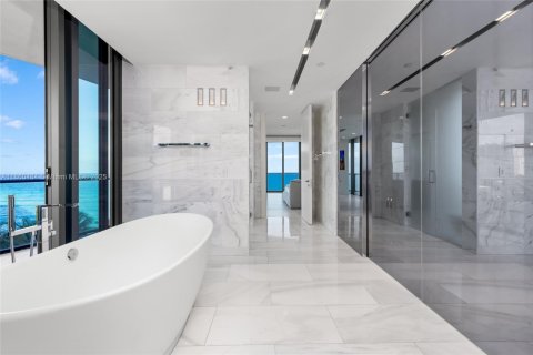 Condo in Sunny Isles Beach, Florida, 4 bedrooms  № 1889695 - photo 21