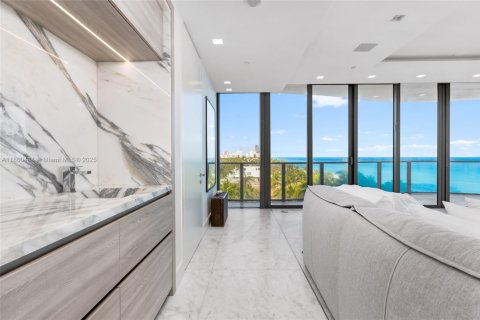 Condo in Sunny Isles Beach, Florida, 4 bedrooms  № 1889695 - photo 20