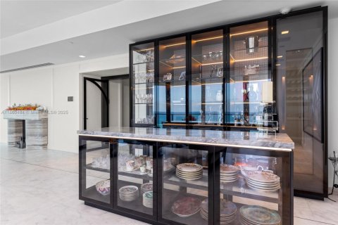 Condo in Sunny Isles Beach, Florida, 4 bedrooms  № 1889695 - photo 7