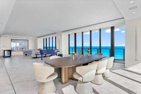 Condo in Sunny Isles Beach, Florida, 4 bedrooms  № 1889695 - photo 1