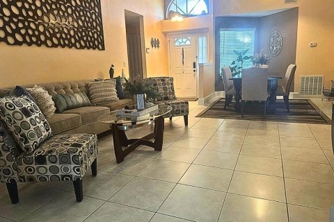 Villa ou maison à vendre à Kissimmee, Floride: 3 chambres, 149.67 m2 № 2395691 - photo 2
