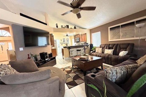 Villa ou maison à vendre à Kissimmee, Floride: 3 chambres, 149.67 m2 № 2395691 - photo 12
