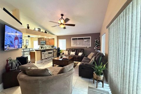 Villa ou maison à vendre à Kissimmee, Floride: 3 chambres, 149.67 m2 № 2395691 - photo 5