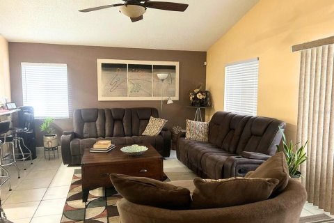 Villa ou maison à vendre à Kissimmee, Floride: 3 chambres, 149.67 m2 № 2395691 - photo 13