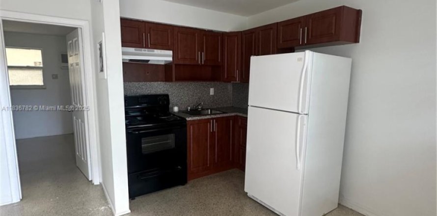Apartamento en Hialeah, Florida 1 dormitorio, 242.47 m2 № 1820389