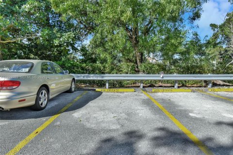 Снять в аренду кондоминиум в Майами, Флорида 2 спальни, 84.91м2, № 2034497 - фото 19