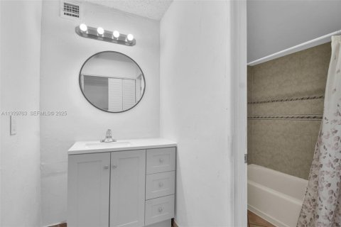 Снять в аренду кондоминиум в Майами, Флорида 2 спальни, 84.91м2, № 2034497 - фото 17