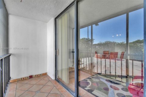 Снять в аренду кондоминиум в Майами, Флорида 2 спальни, 84.91м2, № 2034497 - фото 18