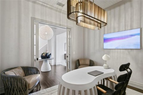 House in Tampa, Florida 5 bedrooms, 583.98 sq.m. № 1531319 - photo 14