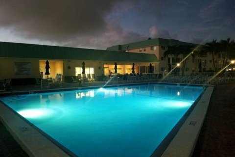 Condo in Boynton Beach, Florida, 1 bedroom  № 1033885 - photo 1