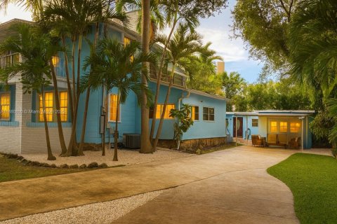 Villa ou maison à vendre à Miami, Floride: 5 chambres, 296.54 m2 № 1932144 - photo 3