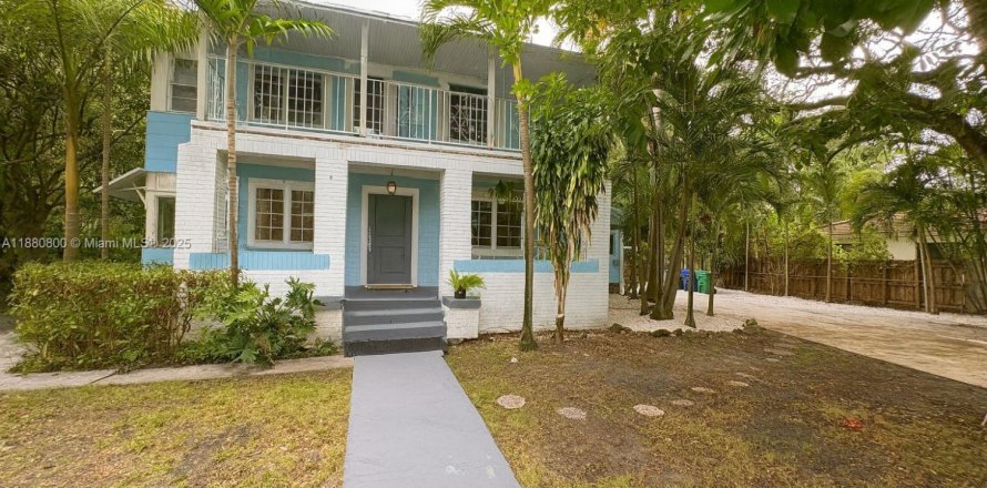 Villa ou maison à Miami, Floride 5 chambres, 296.54 m2 № 1932144