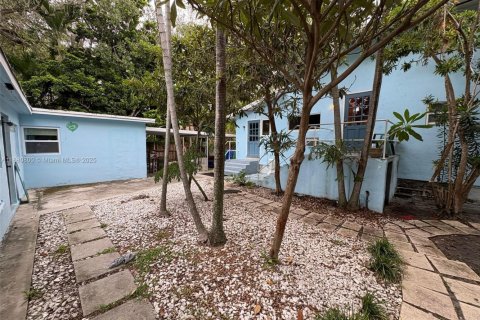 Villa ou maison à vendre à Miami, Floride: 5 chambres, 296.54 m2 № 1932144 - photo 9