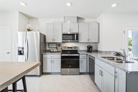 Townhouse in Edgewater, Florida 3 bedrooms, 170.94 sq.m. № 1883576 - photo 18