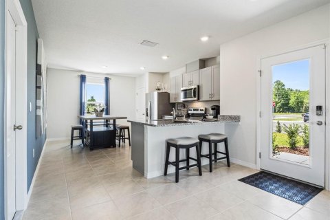 Townhouse in Edgewater, Florida 3 bedrooms, 170.94 sq.m. № 1883576 - photo 12