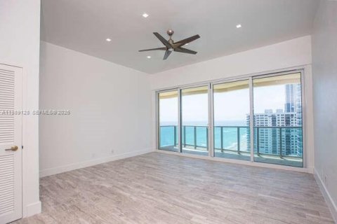 Copropriété à louer à Hollywood, Floride: 1 chambre, 44.78 m2 № 2051474 - photo 4