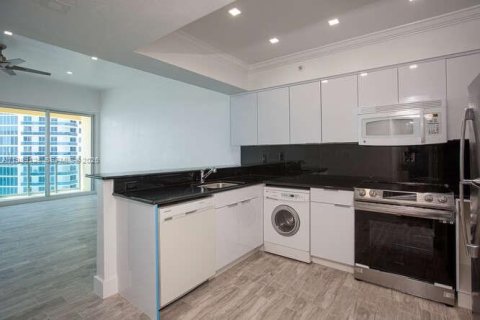 Copropriété à louer à Hollywood, Floride: 1 chambre, 44.78 m2 № 2051474 - photo 10