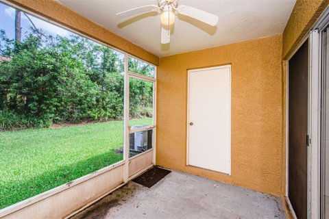 Townhouse in Wesley Chapel, Florida 2 bedrooms, 110 sq.m. № 1803947 - photo 16