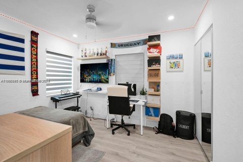 Villa ou maison à vendre à Hollywood, Floride: 2 chambres, 92.07 m2 № 2037482 - photo 23