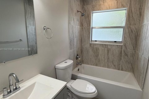 Villa ou maison à louer à North Lauderdale, Floride: 3 chambres, 106.84 m2 № 1999750 - photo 8