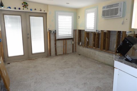 Villa ou maison à vendre à Madeira Beach, Floride: 2 chambres, 110.09 m2 № 1858304 - photo 9