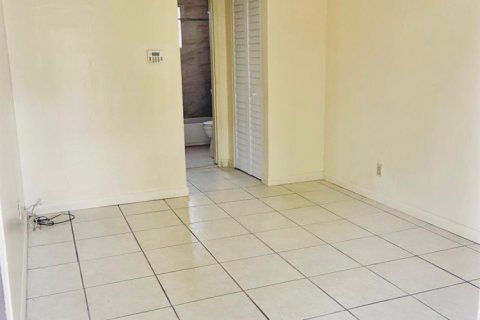 Casa en alquiler en Dania Beach, Florida, 1 dormitorio № 957022 - foto 1