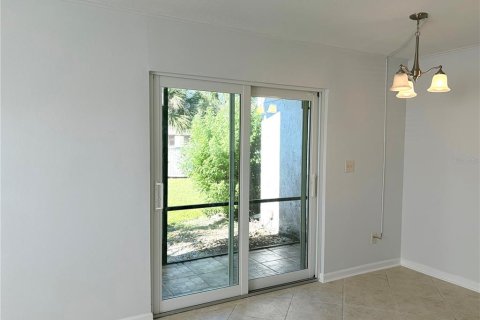 Condo in Port Richey, Florida, 1 bedroom № 2275524 - photo 9
