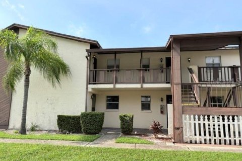 Condo in Port Richey, Florida, 1 bedroom № 2275524 - photo 3