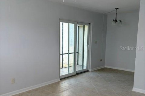 Condo in Port Richey, Florida, 1 bedroom № 2275524 - photo 8