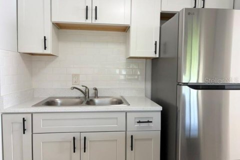 Condo in Port Richey, Florida, 1 bedroom № 2275524 - photo 14