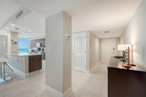 Condo in Longboat Key, Florida, 2 bedrooms № 2291002 - photo 4
