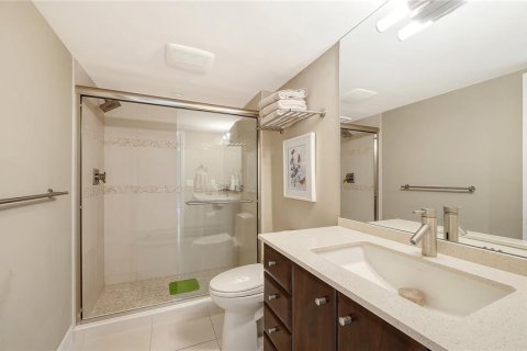 Condo in Longboat Key, Florida, 2 bedrooms № 2291002 - photo 26