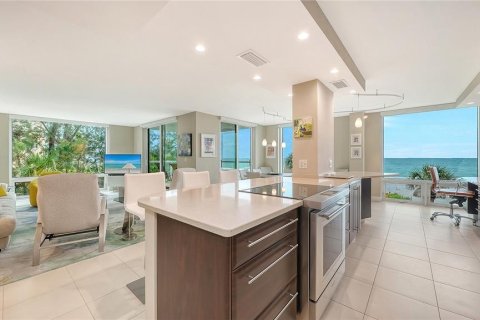 Condo in Longboat Key, Florida, 2 bedrooms № 2291002 - photo 15