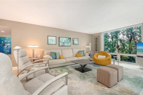 Condo in Longboat Key, Florida, 2 bedrooms № 2291002 - photo 11
