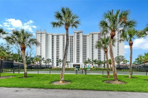 Condo in Longboat Key, Florida, 2 bedrooms № 2291002 - photo 28