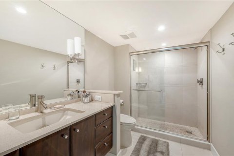 Condo in Longboat Key, Florida, 2 bedrooms № 2291002 - photo 23