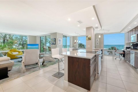 Condo in Longboat Key, Florida, 2 bedrooms № 2291002 - photo 5