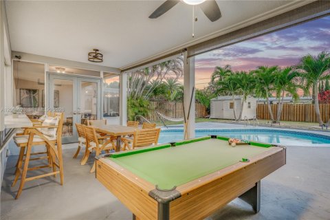 House in Hollywood, Florida 3 bedrooms, 179.3 sq.m. № 2170731 - photo 27