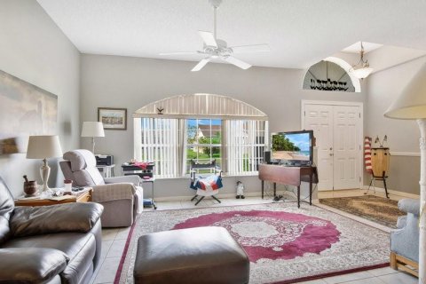 Villa ou maison à vendre à Kissimmee, Floride: 3 chambres, 174.28 m2 № 1757651 - photo 4