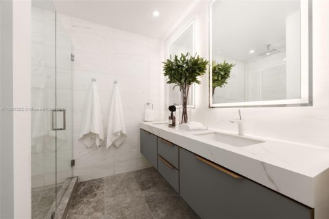 Condo in Key Biscayne, Florida, 4 bedrooms  № 1941674 - photo 18