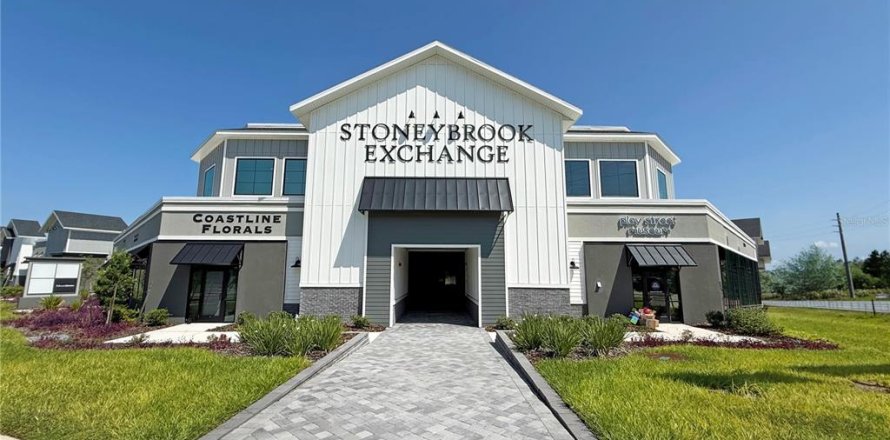 Commercial property in Winter Garden, Florida 678.19 sq.m. № 2219463