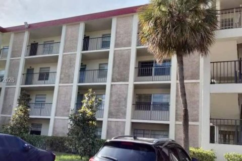 Condo in Lauderdale Lakes, Florida, 2 bedrooms № 2060183
