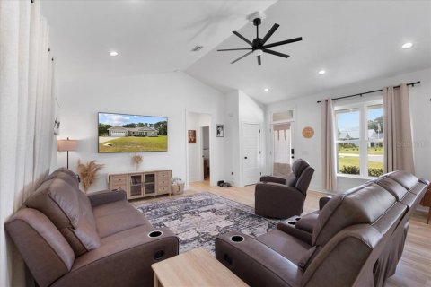 House in Trenton, Florida 3 bedrooms, 142.51 sq.m. № 1798657 - photo 5