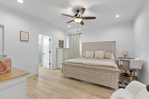 House in Trenton, Florida 3 bedrooms, 142.51 sq.m. № 1798657 - photo 20