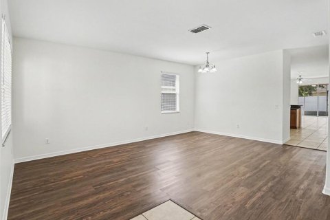 Villa ou maison à vendre à Apopka, Floride: 4 chambres, 185.9 m2 № 2197287 - photo 3