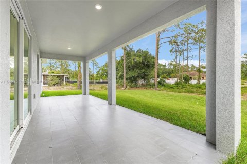House in Lehigh Acres, Florida 3 bedrooms, 160.72 sq.m. № 1936401 - photo 11